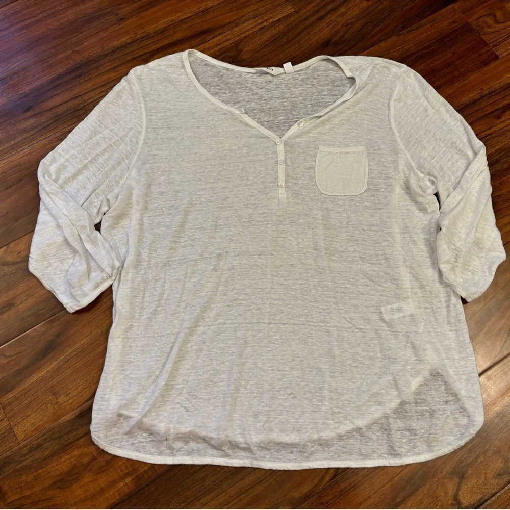 Athleta lightweight 3/4 sleeve Henley top